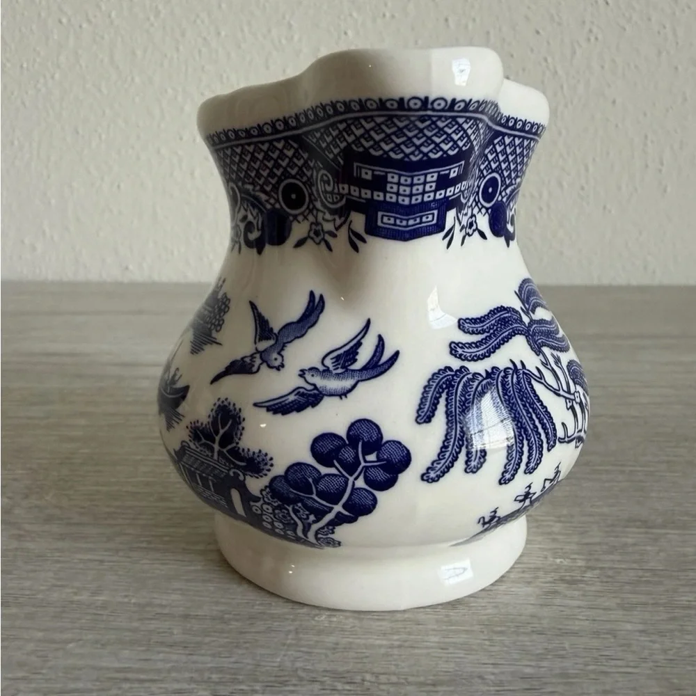 Vintage Churchill Blue Willow Creamer And Sugar Mint Condition Made In England - Picture 3 of 13